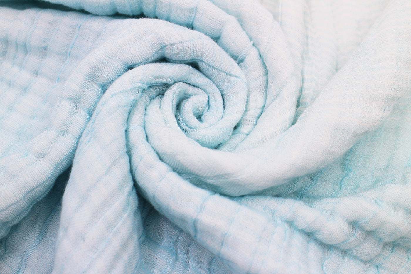 Mombella 8-layer muslin cuddle blanket - mombella